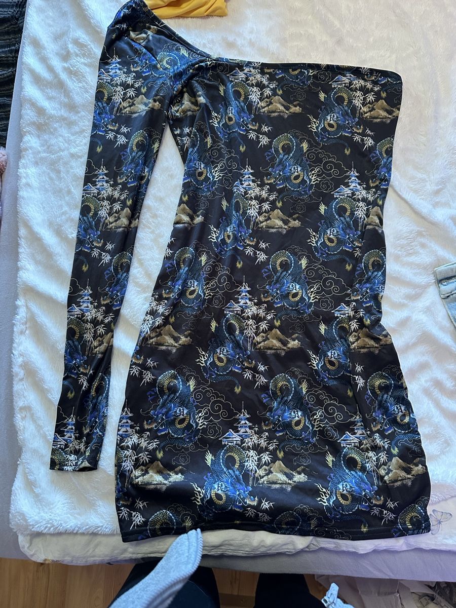 Vestiti: Robe asymétrique imprimée dragons, taille M,idéale! – Nuovo (secondo la descrizione) da Bulle venduto da rmv_qsw7