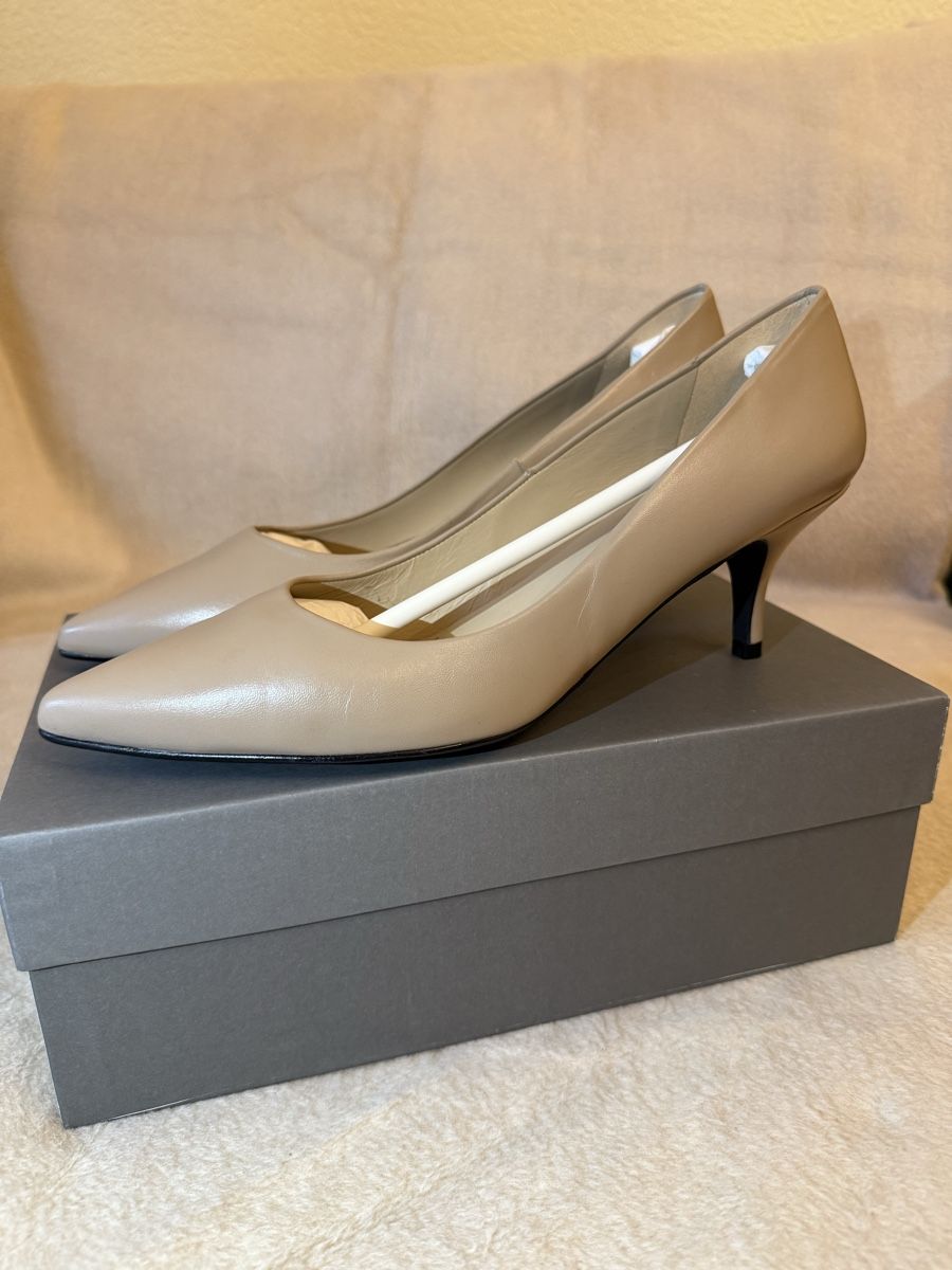Madeleine Scarpe da donna: Neue Elegante Damenschuhe, Beige, Grösse 41 – Nuovo e nell'imballaggio originale da Aarwangen venduto da _sdvc_