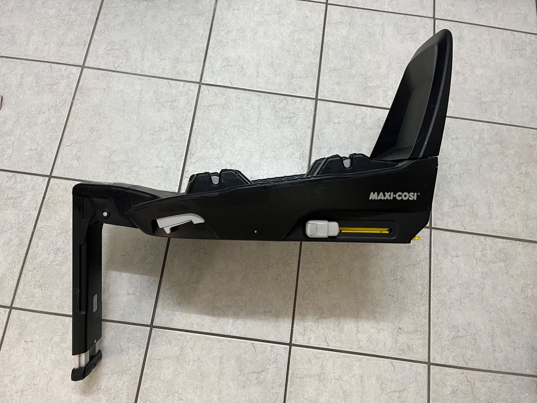 Seggiolini per auto: MAxi Cosi Iso Fix Station 3wayFix – Usato da Unterlunkhofen venduto da FadigerFaden 1
