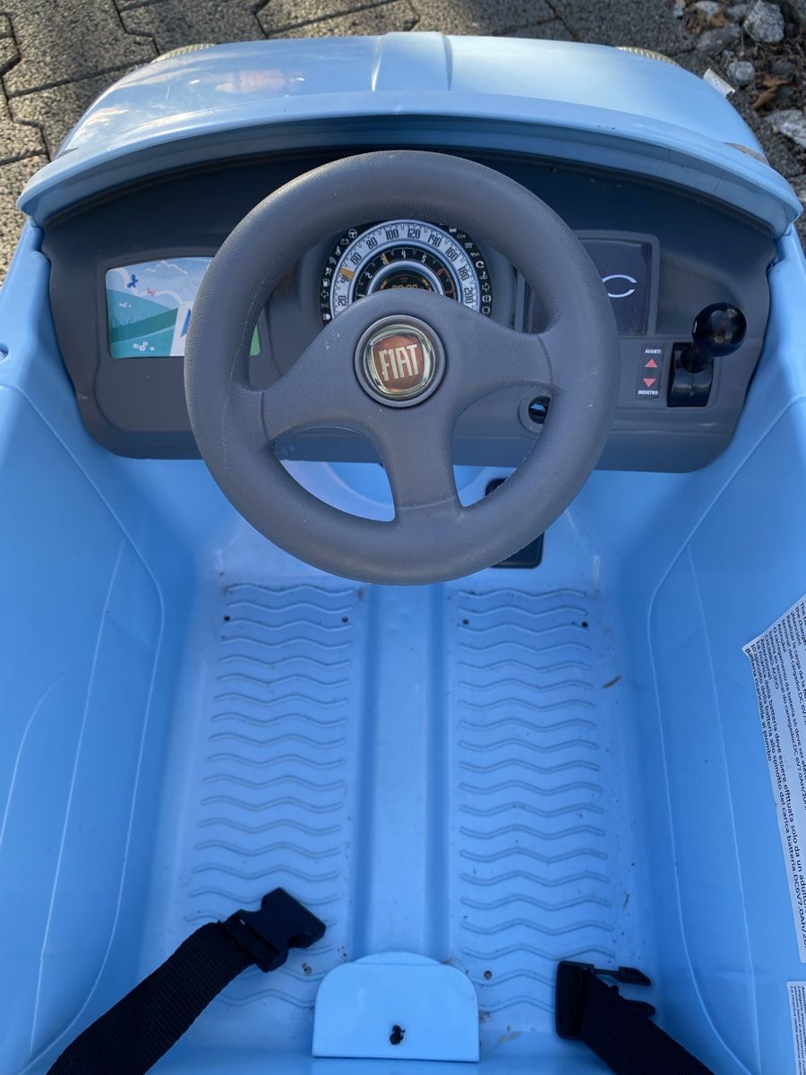 Veicoli per bambini: Cooles Kinderauto Fiat 500 Elektro hellblau – Difettoso da Muri AG venduto da rci_6s6r 3