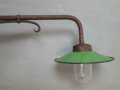 Lampade: AnNo04 Alte Aussenlampe mit Emaille Schirm – Usato da kraiburg am inn venduto da Vintage-Living 1