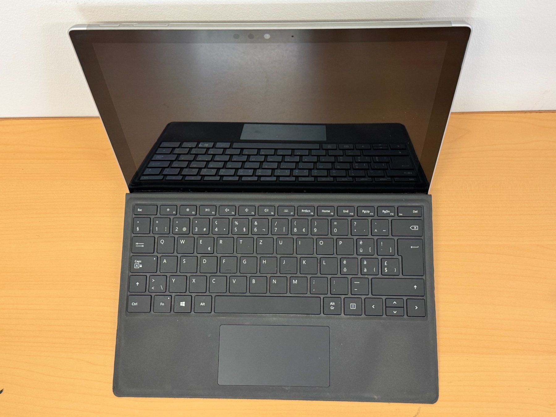 Microsoft Notebook: Microsoft Surface Pro m3-7Y30 4GB 128GB mit Windows 10 Pro – Usato da Ebmatingen venduto da Revivetrade