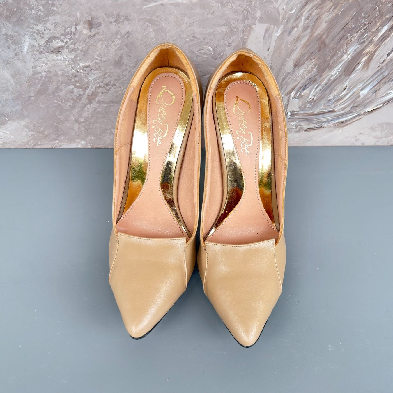 Scarpe da donna: Escarpins beige Queen Bee élégants, – Usato da Thônex venduto da BrYu 2