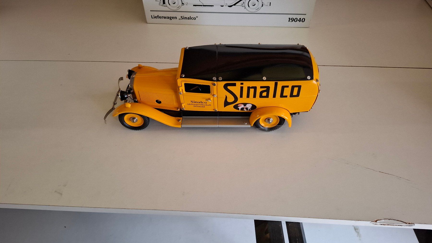 Märklin Kit di modellismo & Modellini statici: Lieferwagen "Sinalco" - Märklin - 19040 – Nuovo (secondo la descrizione) da Schönenbuch venduto da krokometer 1