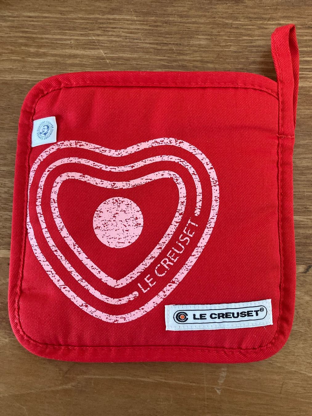 Le Creuset Elettrodomestici da cucina: Topflappen Le Creuset, rot, ungebraucht – Nuovo e nell'imballaggio originale da Vallamand venduto da sugoi3012