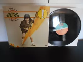 AC/DC – High Voltage / 1976
