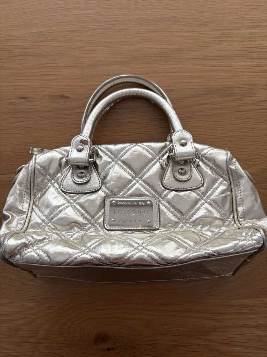 Taschen für Damen: Borsa NARDINI argento trapuntata con manici – Gebraucht aus S. Antonino von LIKA91 1