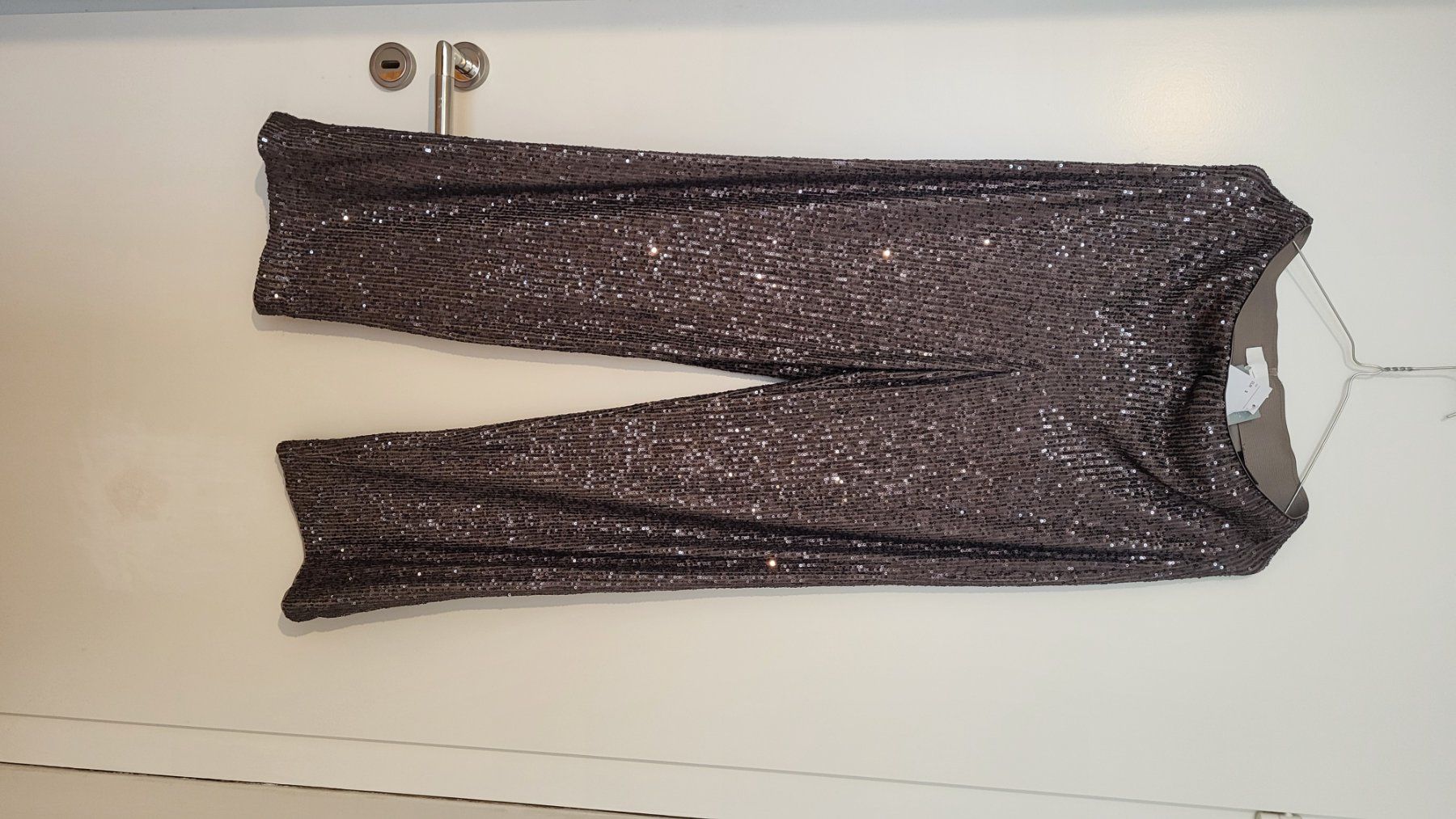 H&M Pantaloni: sequenced evening pants – Usato da Genève venduto da gkh_yx7b 1