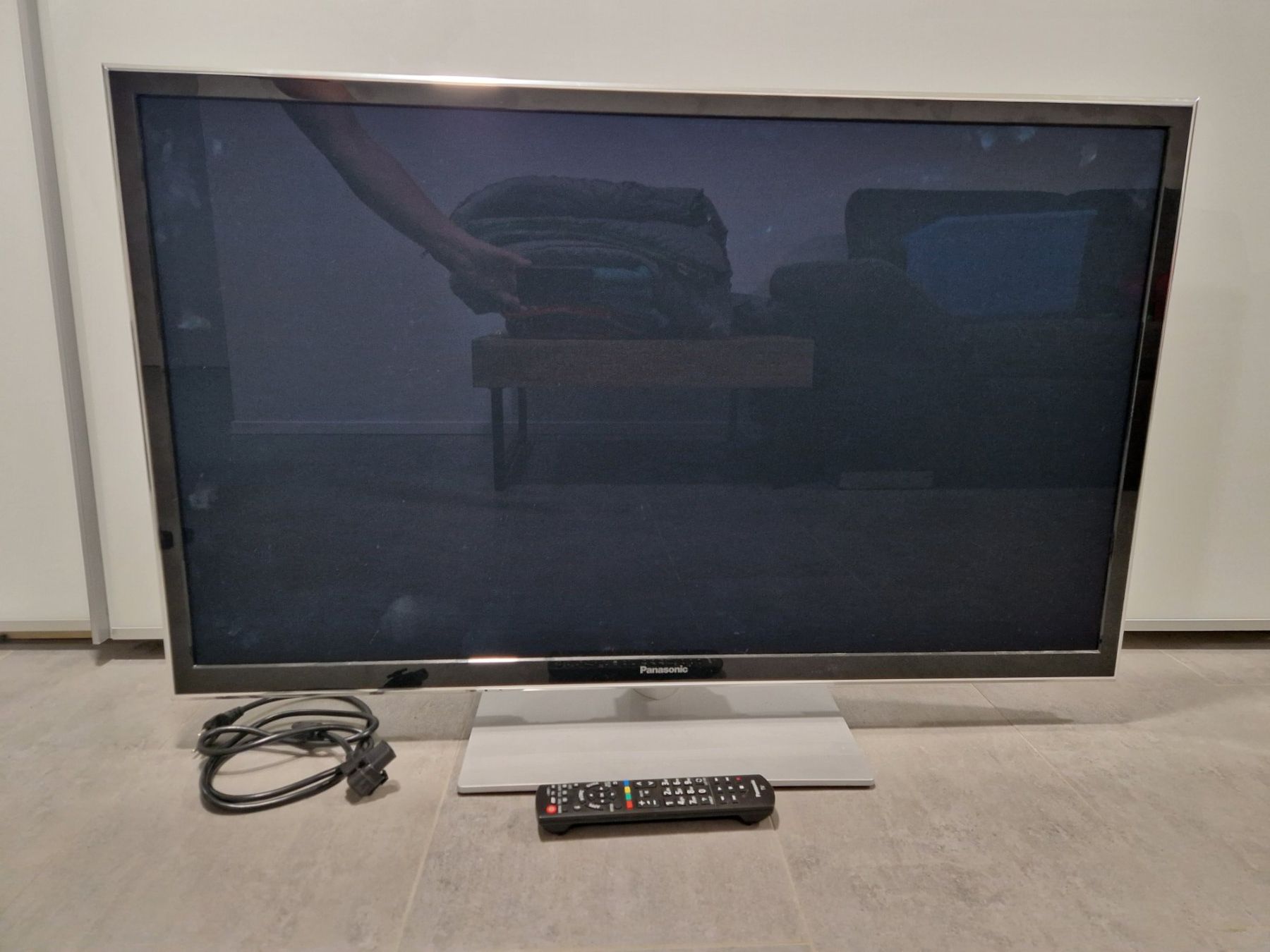 Panasonic Televisori: Panasonic TX-P42STW60 42 Zoll Flatscreen – Usato da Stetten SH venduto da ExtremMIB