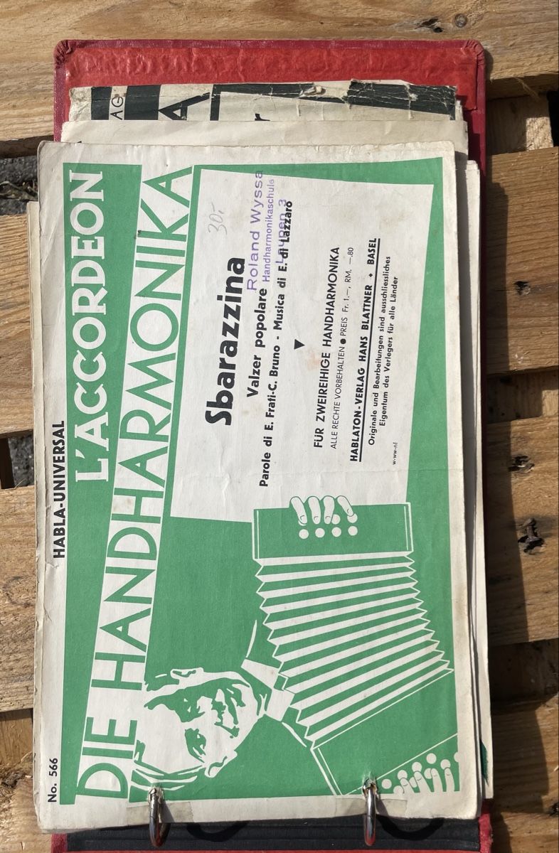 Bücher: Notenalben mit Notenblättern Handharmonika – Gebraucht aus Wallisellen von KersP_22 2
