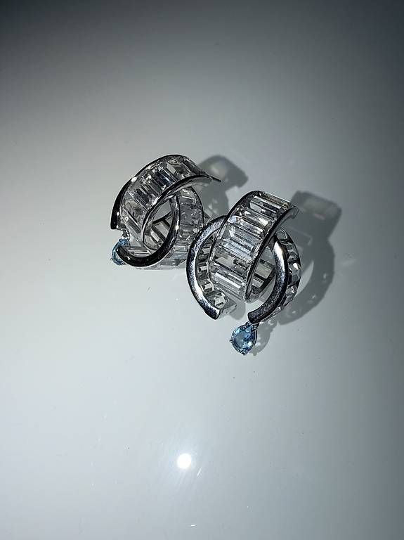 Swarovski Orecchini pendenti & Orecchini a lobo: Swarovski Kreolen – Usato da Rotkreuz venduto da andgav11