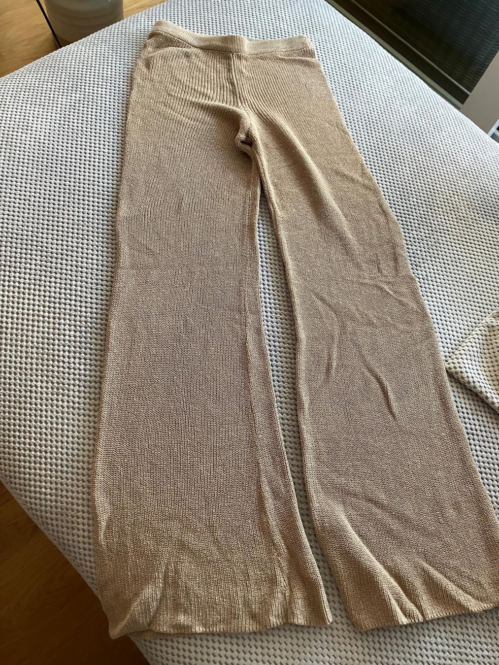 H&M Pantaloni: H&M Strick-Hose  hellbraun Grösse XS – Usato da Allenwinden venduto da Obalu