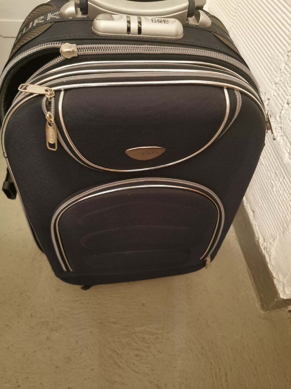 Valigie: Klein Koffer 23*64 – Usato da Bern venduto da ged_ffx9 2