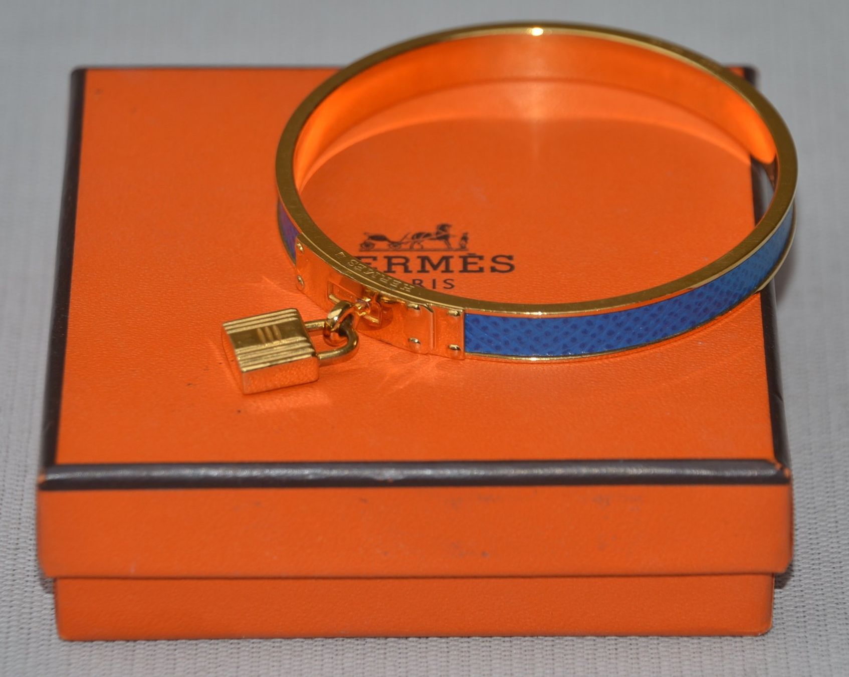 Hermès Bracciali & Braccialetti: Hermès Kelly Armband / bracelet – Usato da Collonges venduto da Auganien 1