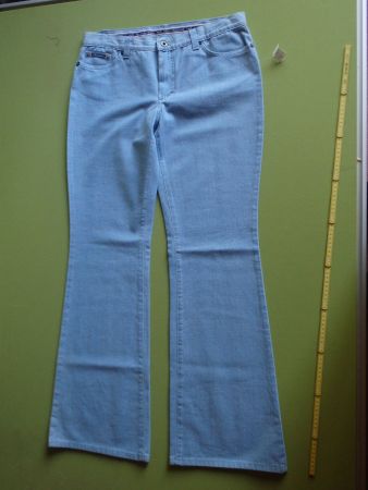 Dolce & Gabbana Jeans, hellblau, Bootcut, Gr. 38 neu Grieder