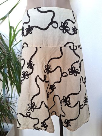 Jupe Évasée Beige/Crème Effet Froissé & Broderies– Taille S