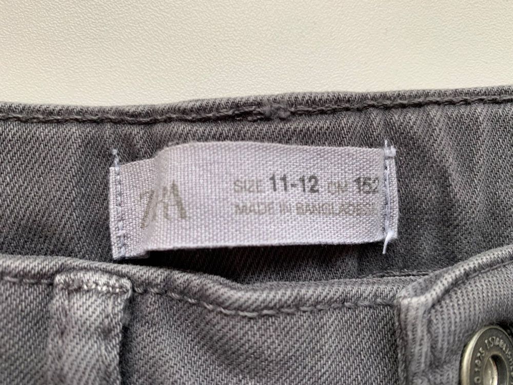 Zara Hosen: kurze graue Jeanshose / Hot Pants Grösse 11-12 (152cm) – Gebraucht aus Aarau von REVIVI 3