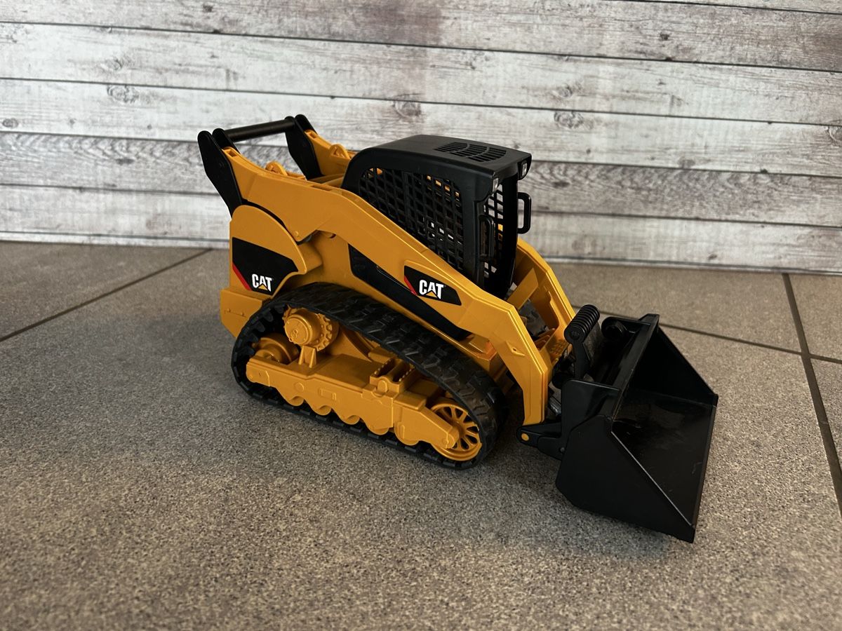 Bruder Giocattoli: CAT Radlader Spielzeug – Usato da Wil SG venduto da DaniDaVinci