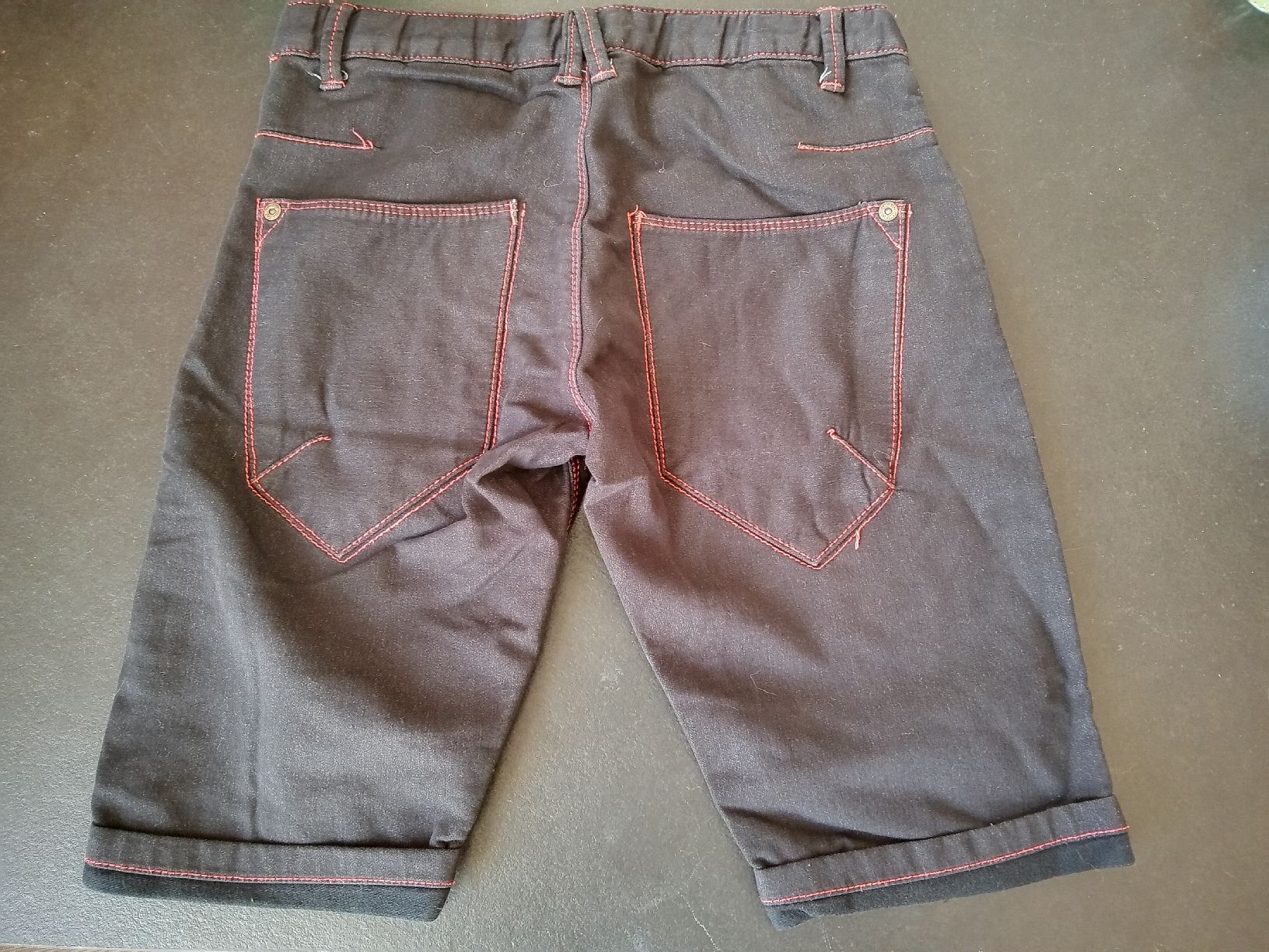 Name It Pantaloni: Name it Kurzhose schwarz 152 gebraucht – Usato da Rehetobel venduto da Modi98 2