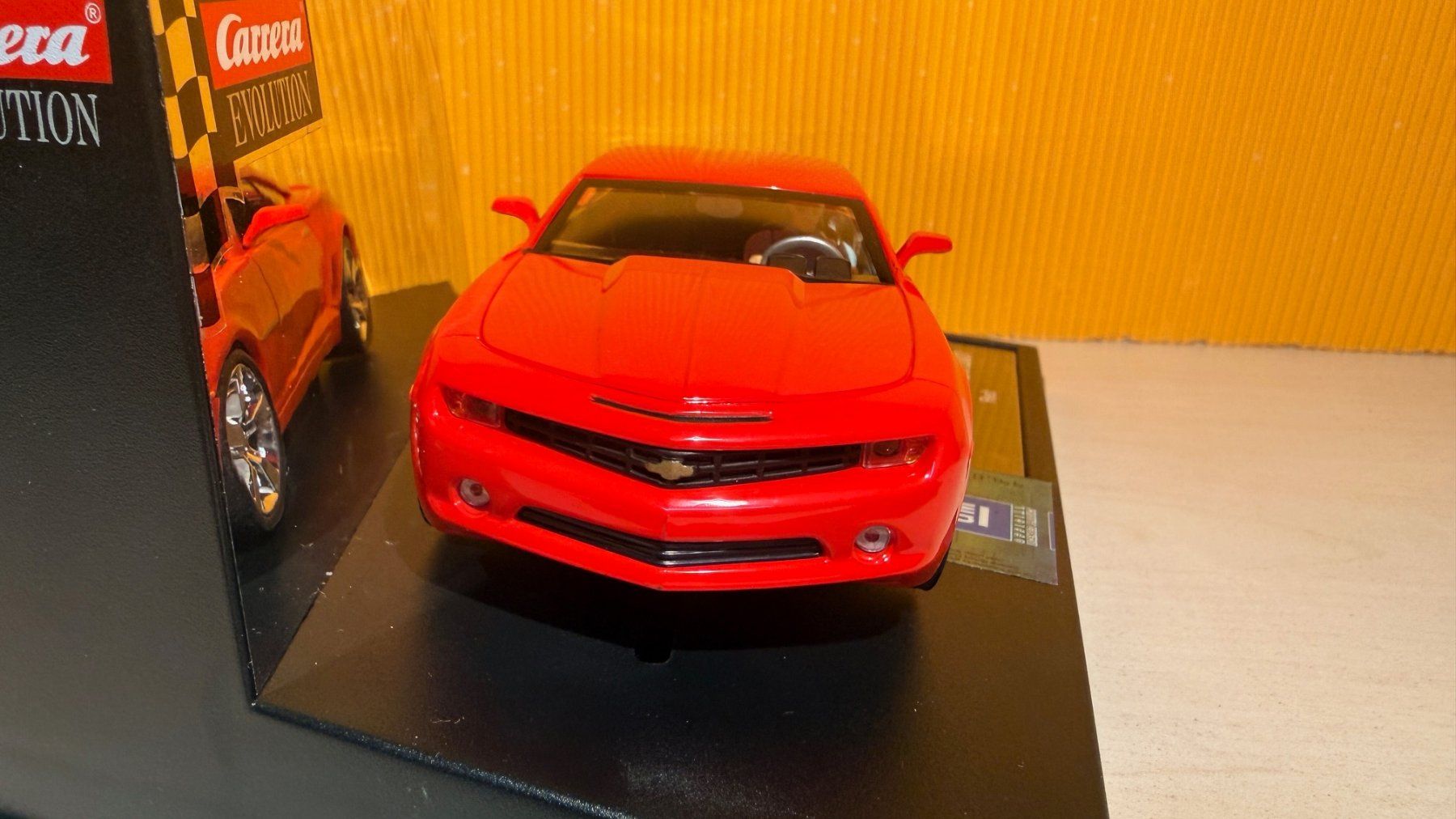 Carrera Piste: Chevrolet Camaro 2007  Streetversion «RED» Evolution - NEU – Nuovo e nell'imballaggio originale da Uzwil venduto da Hanst 1