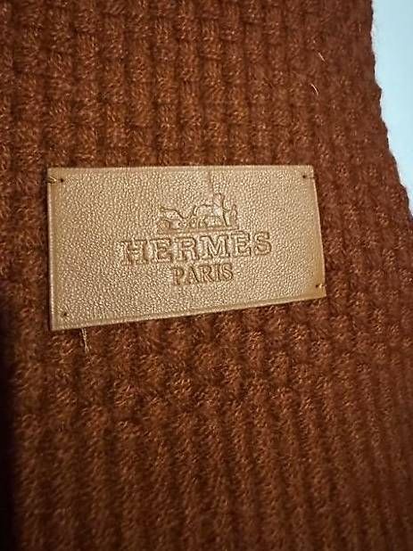 Foulard & Sciarpe: ECHARPE HERMES EN CASHEMIRE – Nuovo e nell'imballaggio originale da Chavannes-de-Bogis venduto da sth_yzd6 1
