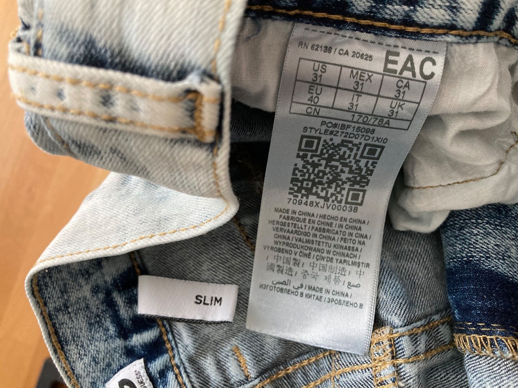 Guess Jeans: (C-E) Guess kurze Jeans 40 – Usato da Jonen venduto da Sevenb 2