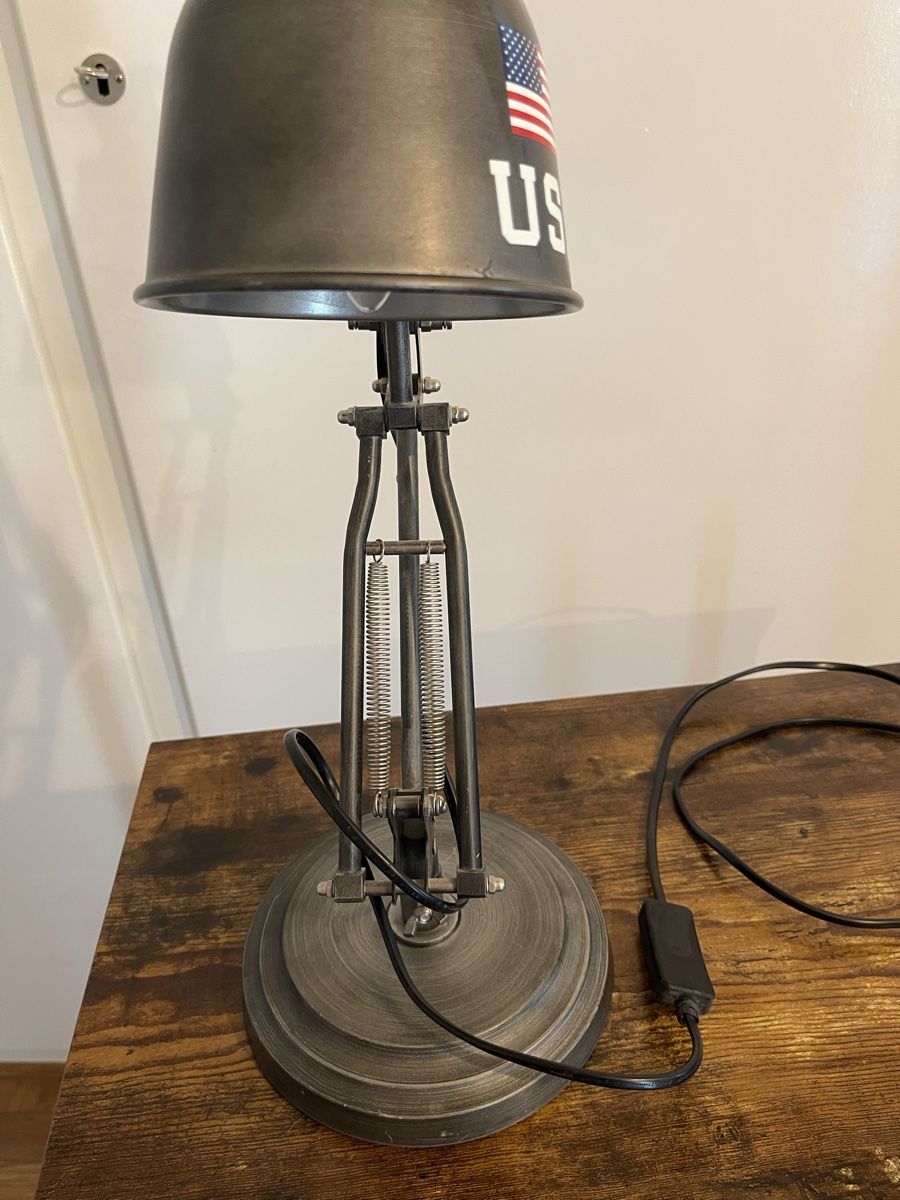 Lampen: Modern Desk Lamp  – Gebraucht aus Unterägeri von eve_76lj 2