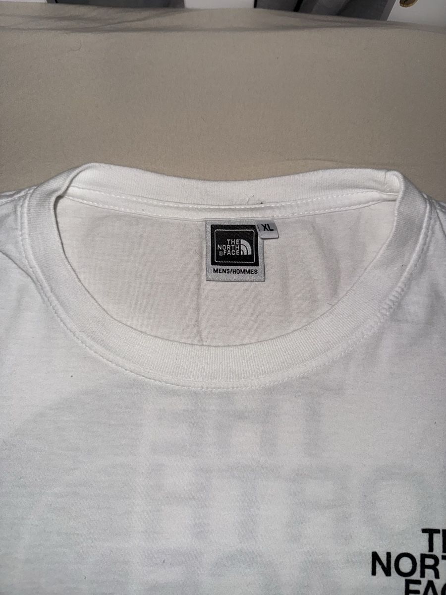 North Face T-shirt: T-shirt The North Face blanc – Nuovo (secondo la descrizione) da Villaz-St-Pierre venduto da dav_w66n 1