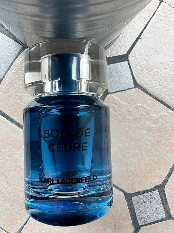 Profumi & Eau de Toilette: Karl Lagerfeld BOIS DE CÈDRE EdT 50ml  – Usato da Suhr venduto da a_tec