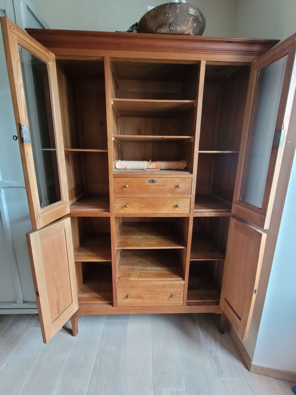 Vetrine: Armoire type vaisselier – Usato da Bussigny venduto da Gbkit 1