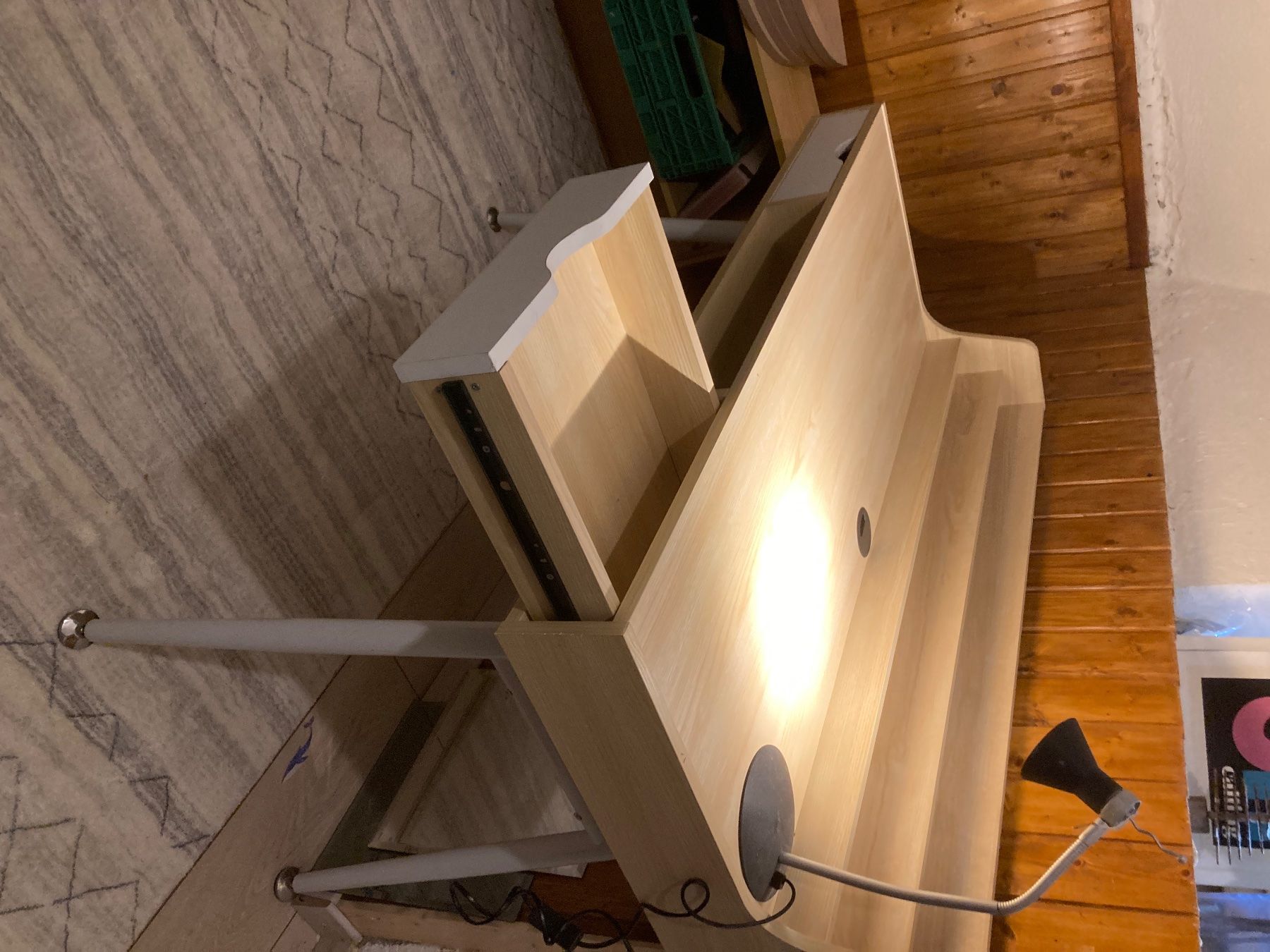 Schreibtische: Bureau pour ado – Gebraucht aus Saxon von Burty01 1