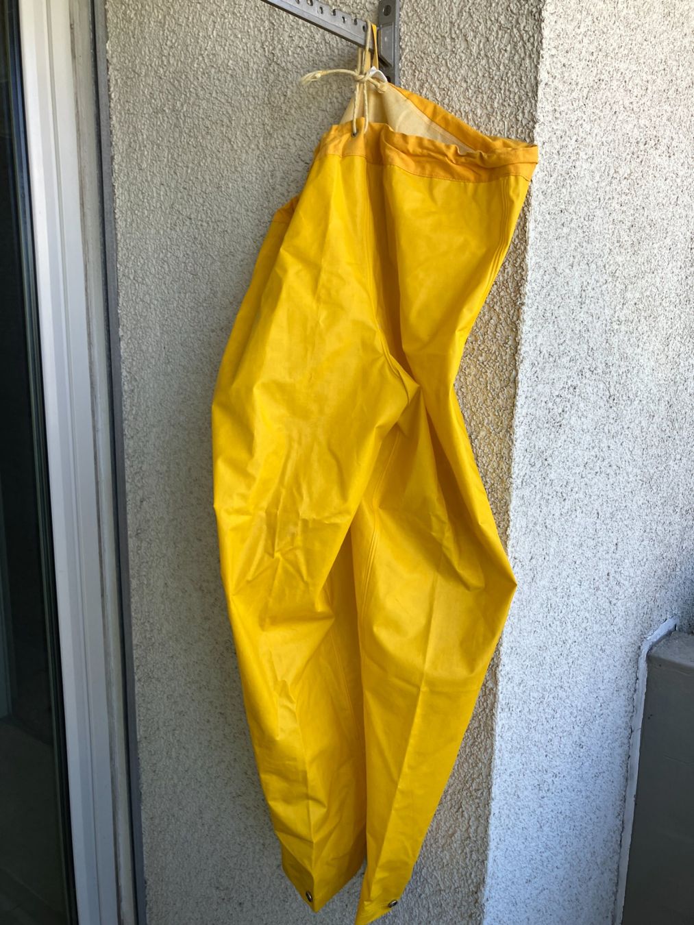 Anzüge: Helly Hansen Segler Ölzeug Grösse 40-45 – Gebraucht aus Zürich von Blackbelt37 2