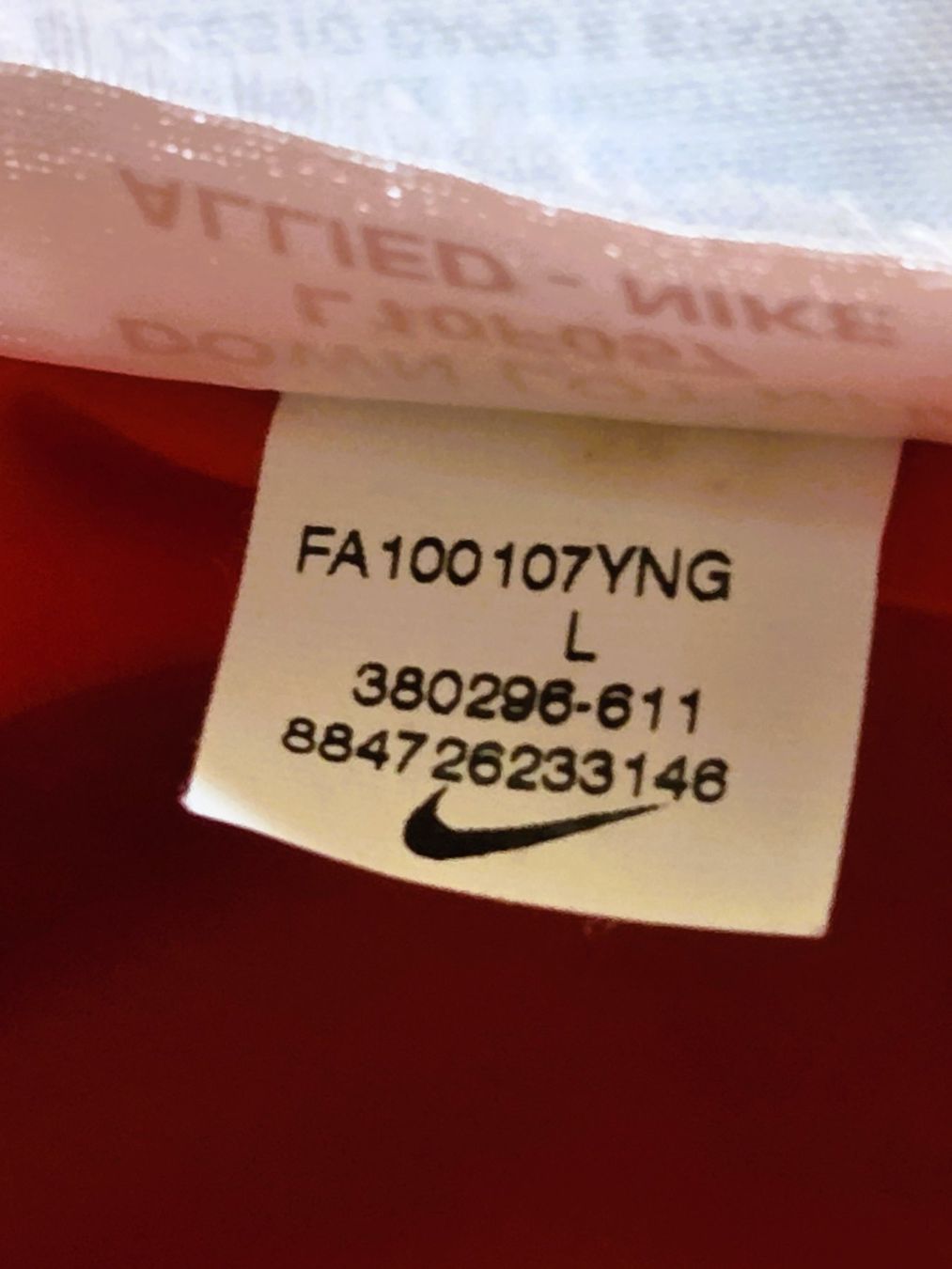 Nike Giacche: NIKE JACKE – Usato da Brüttisellen venduto da Nighttrain 4