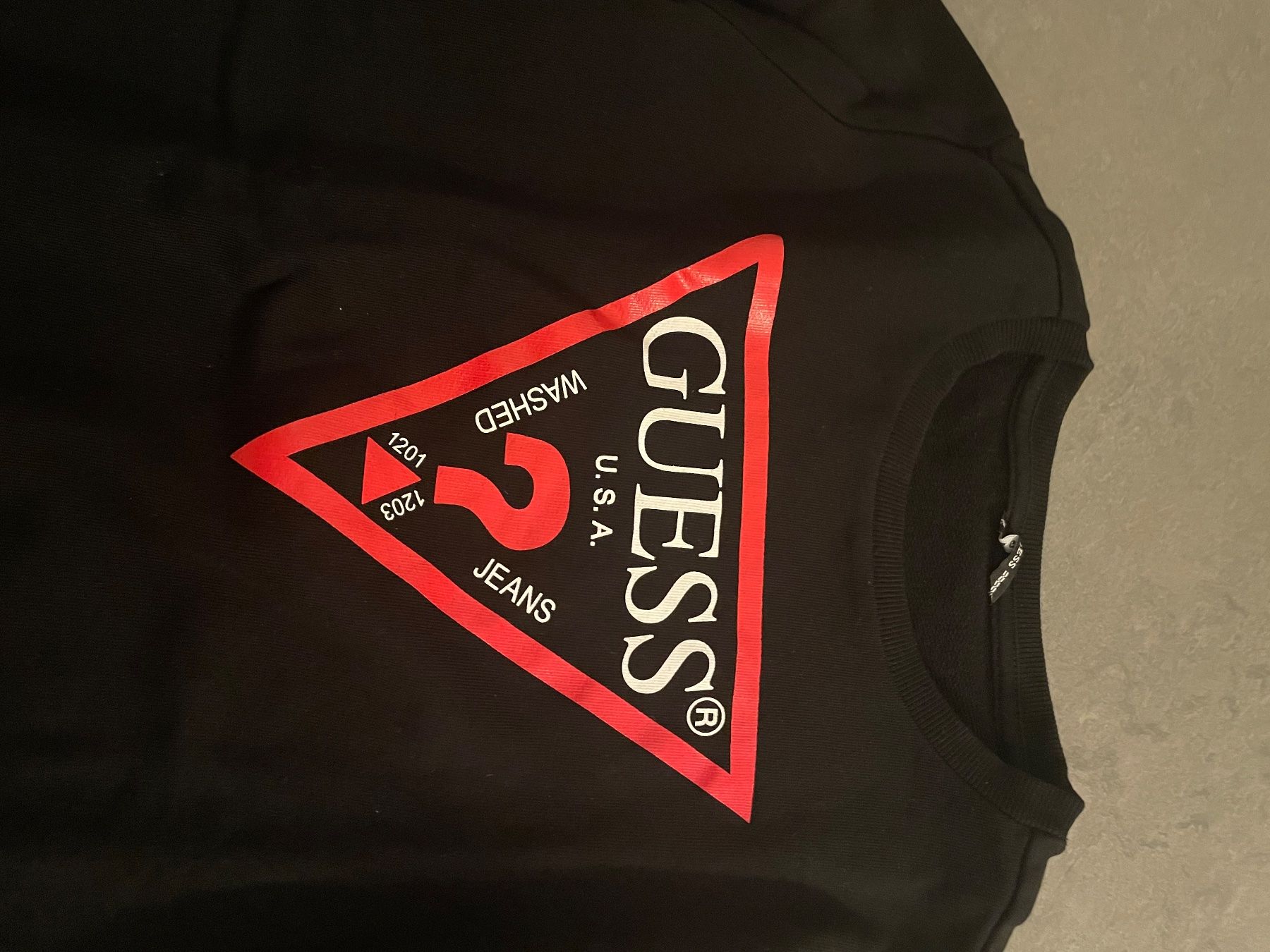 Guess Pullover & Sweatshirts: Guess Pullover – Neu (gemäss Beschreibung) aus Zürich von Ivona3 1