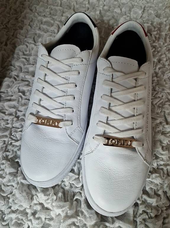 Tommy Hilfiger Scarpe da donna: Tommy Hilfiger Sneaker – Usato da Oberburg venduto da Ladiva99