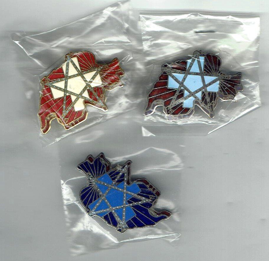 Placchette & Badge: 3er Set von H. R. Giger – Usato da Hinterkappelen venduto da Schampus