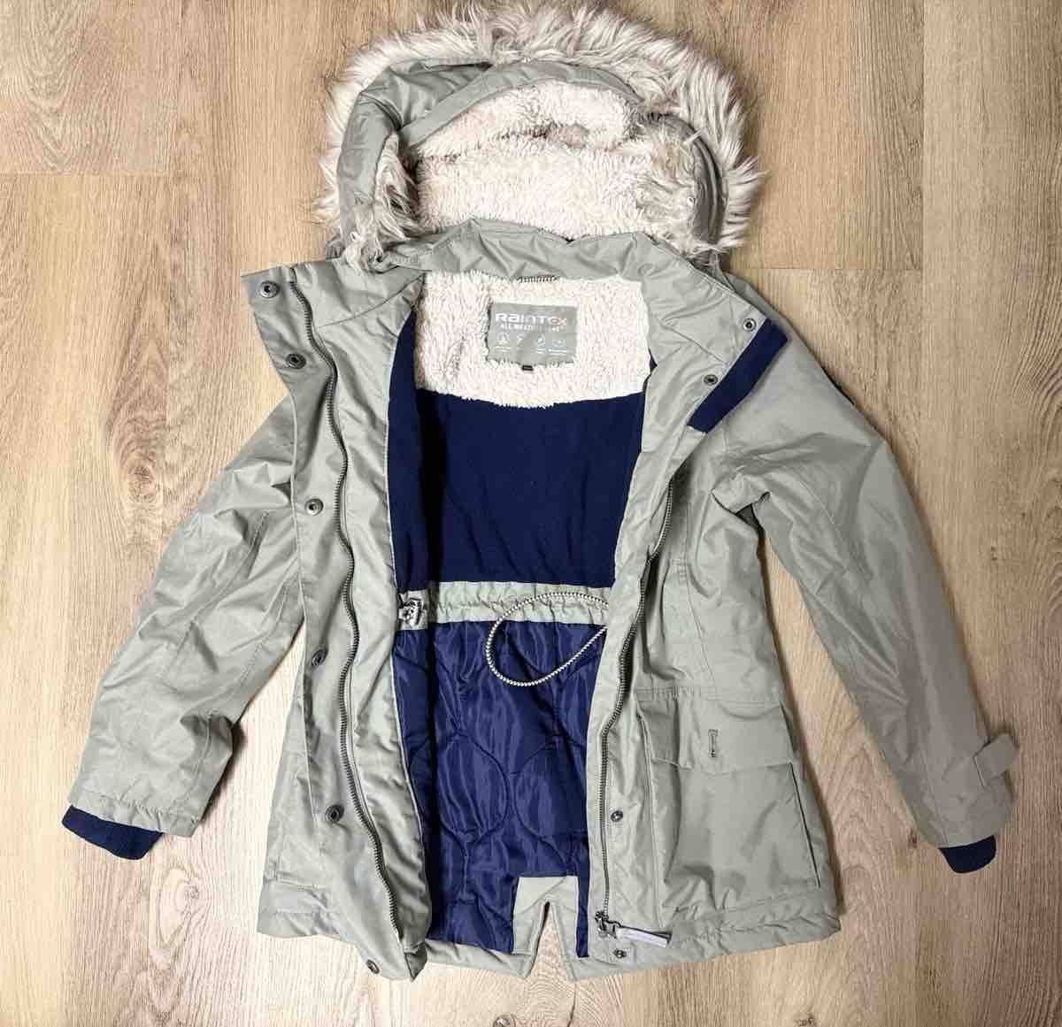Giacche & Cappotti: Raintex Kinder-Winterjacke mit Kapuze, Gr. 140 – Usato da Veltheim AG venduto da Deby13