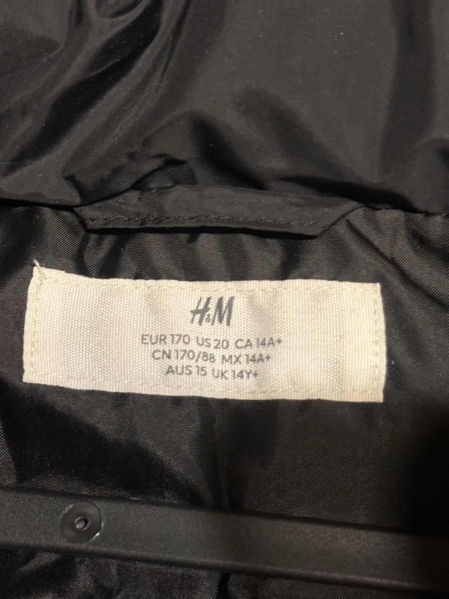 H&M Gilets & Westen: Steppweste H&M schwarz Grösse 170  – Gebraucht aus Zürich von Denise-8050 1