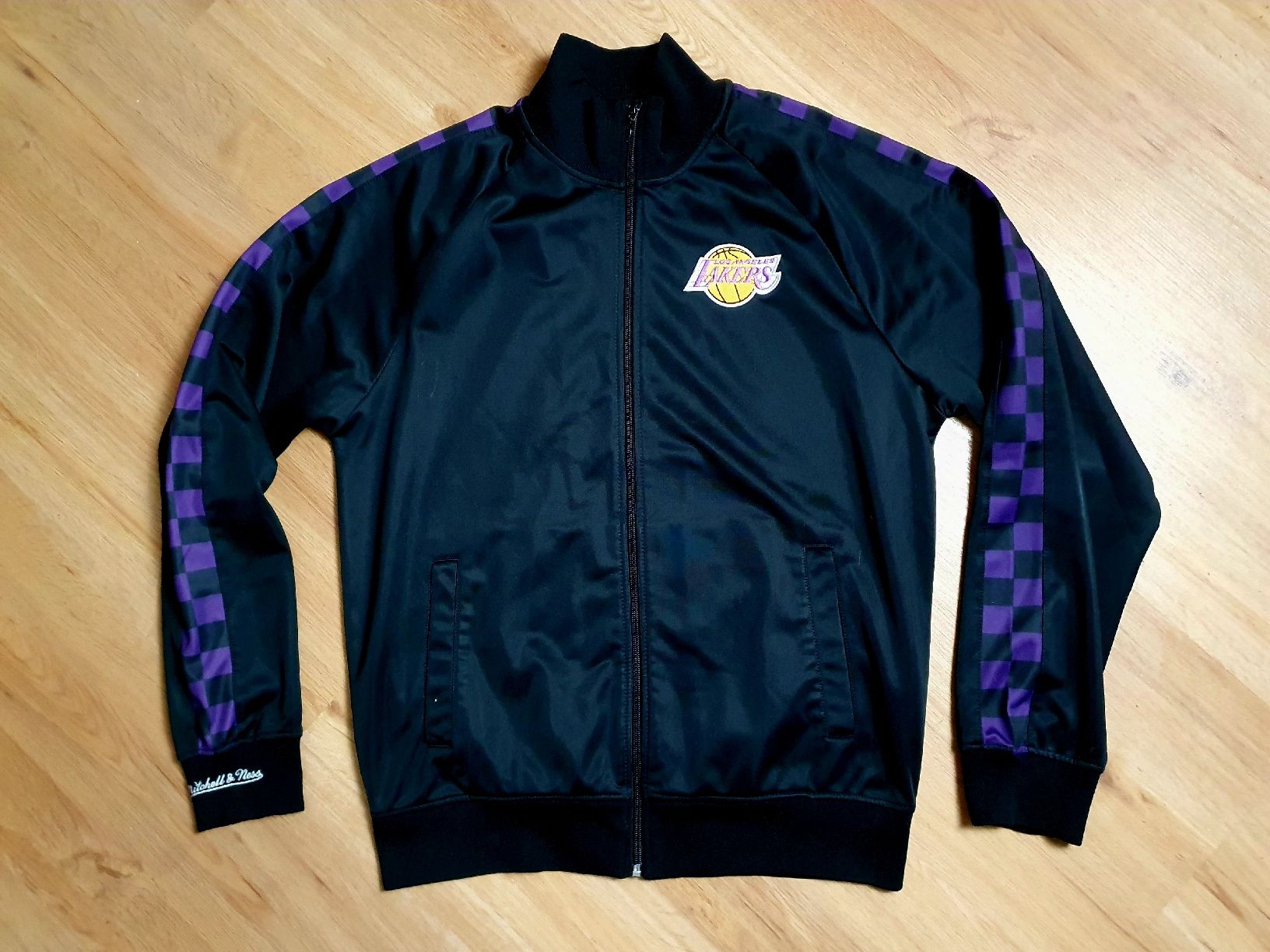 Mitchell & Ness Giacche: LAKERS JACKE MITCHELL NESS GRÖSSE L – Nuovo (secondo la descrizione) da St. Gallen venduto da CaliSunshine