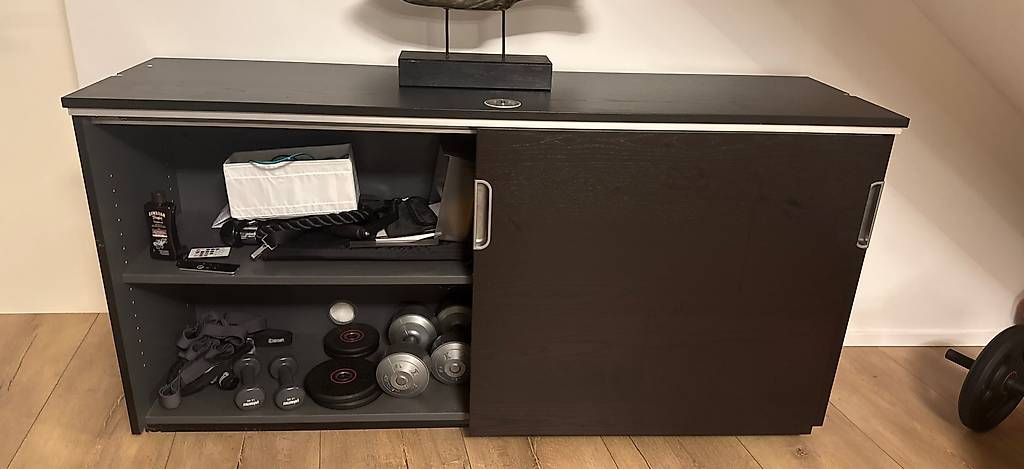 Armadi: Schrank mit Schiebetüren – Usato da Oberwil BL venduto da sil_9x6x 1