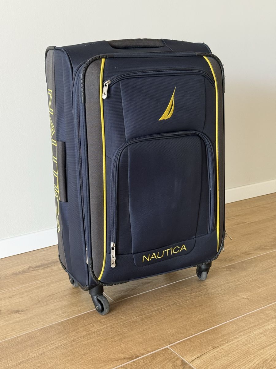 Valigie: Nautica Rolling Suitcase, Medium  – Nuovo (secondo la descrizione) da Zürich venduto da Franciscoperez 1