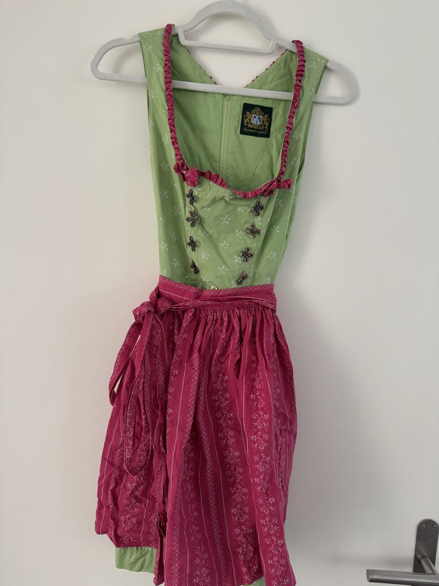 Kleider: Dirndl Grösse S – Gebraucht aus Schenkon von cat_7fvq