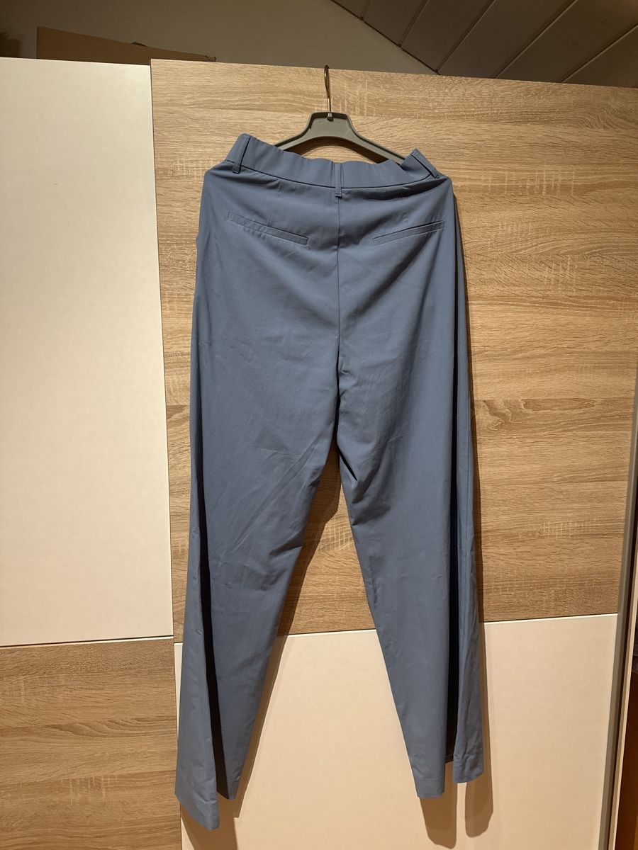 Zara Pantaloni: Zara Stoffhose mit hohem Bund Gr. S – Nuovo (secondo la descrizione) da Triengen venduto da nes_l8cj 2