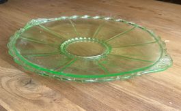 Seltene Glasschale aus Uranglas (Durchm. 35 cm)