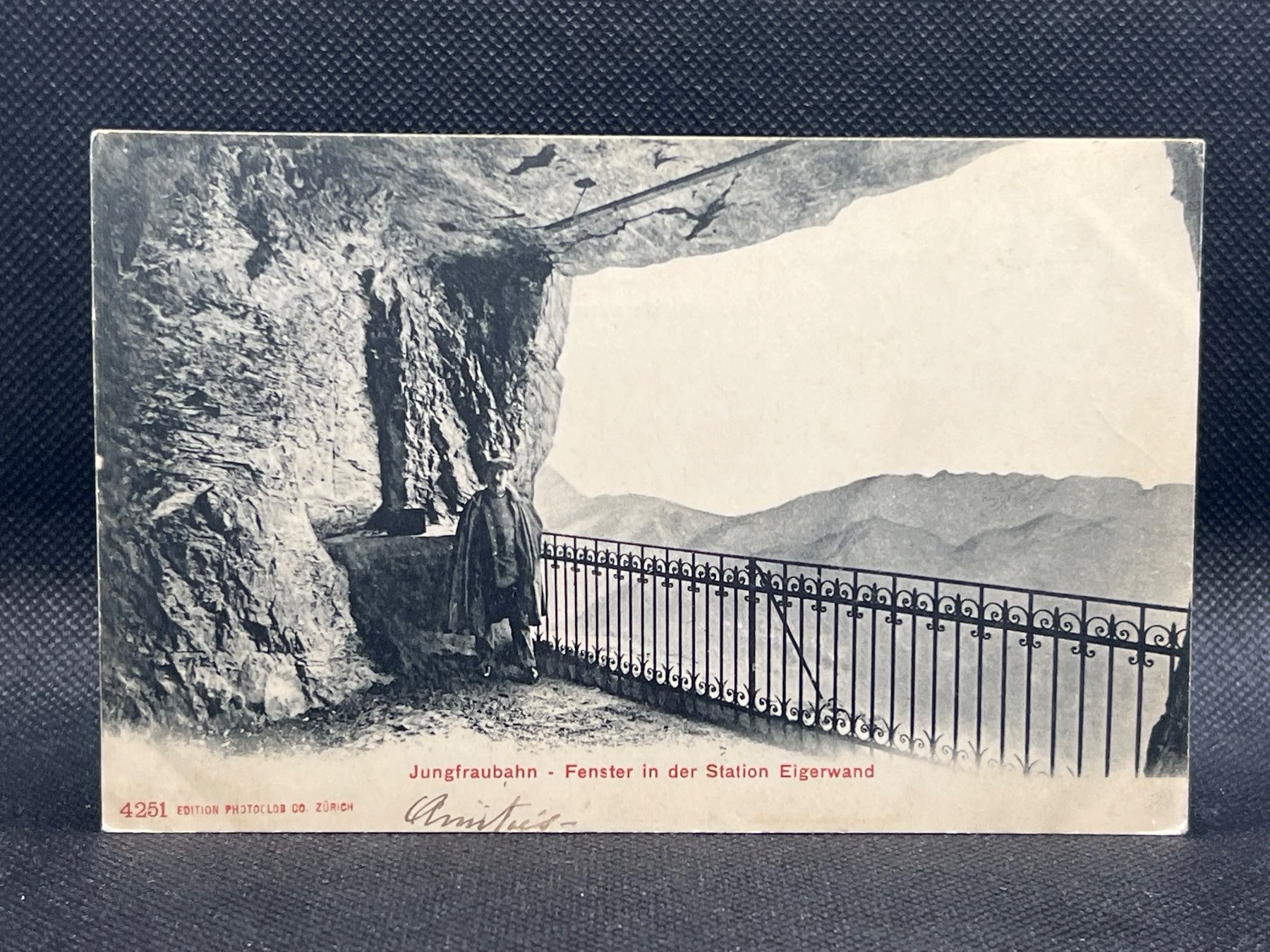 Cartoline postali: Jungfraubahn - Fenster in der Station Eigerwand – Usato da Widnau venduto da Brusi9