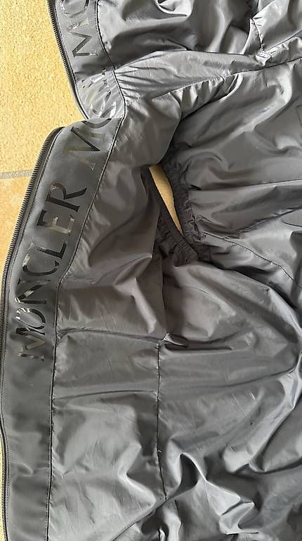 Jacken: Moncler – Neu und originalverpackt aus Basel von Lintin 2