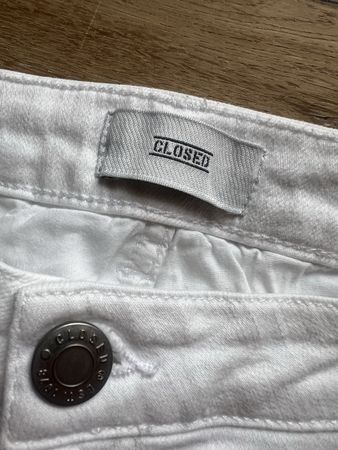 Coole CLOSED Skinny Pusher Jeans Gr. 31, weiss