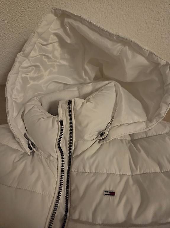 Giacche: Tommy Jeans Winterjacke – Usato da Bonstetten venduto da Paris_18 1