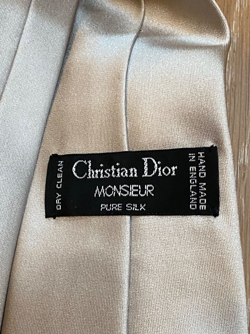 Dior Krawatten: Beautiful silk CHRISTIAN DIOR silver tie – Neu (gemäss Beschreibung) aus Grund b. Gstaad von PlageNeige 2