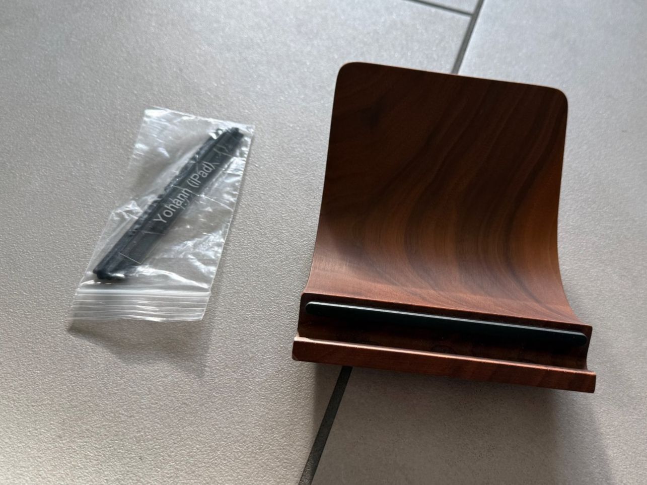 Altro per computer & reti: YOHANN iPad Ständer (alte Version) – Usato da Winkel venduto da Cypher2